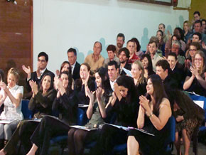 O aplauso dos formandos (Foto de :Charles Gustavo Grigull)