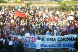 Na segunda, estudantes protestam na frente da prefeitura (Foto de :Guilherme Duarte)