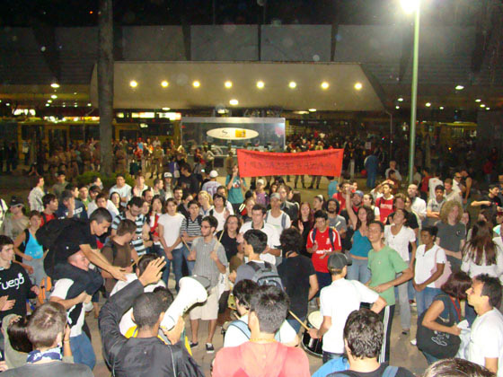 Estudantes protestam no centro de Joinville (Foto de :Carolinne Sagaz)